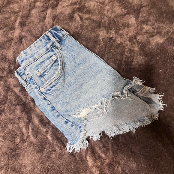 Zara Light Wash Jean Shorts - Picture 3 of 4